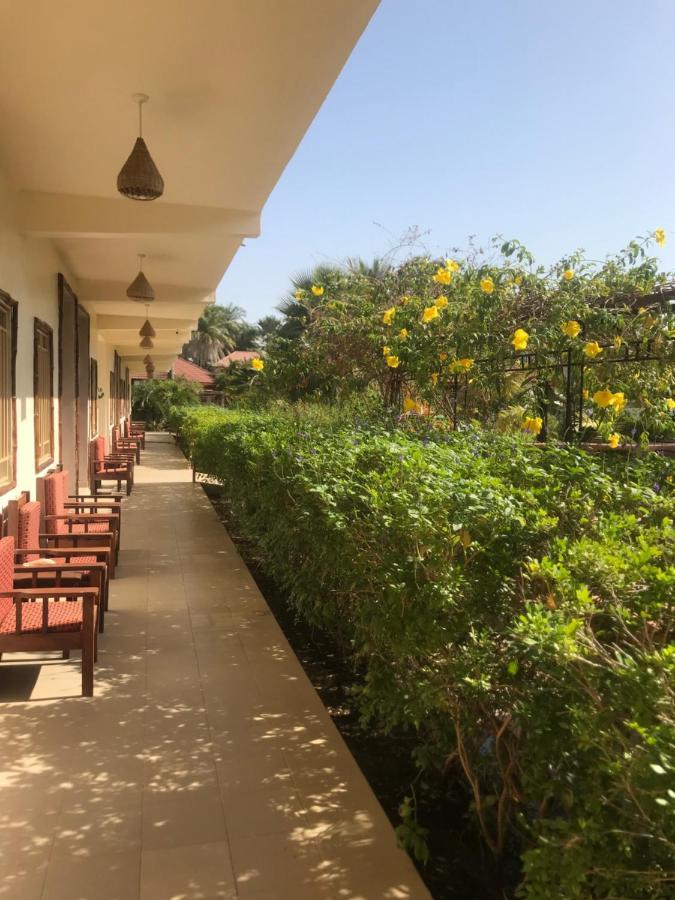 Bamboo Garden Hotel Serrekunda Exterior foto