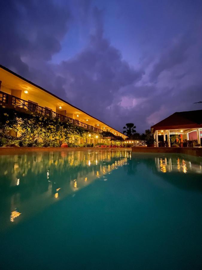 Bamboo Garden Hotel Serrekunda Exterior foto