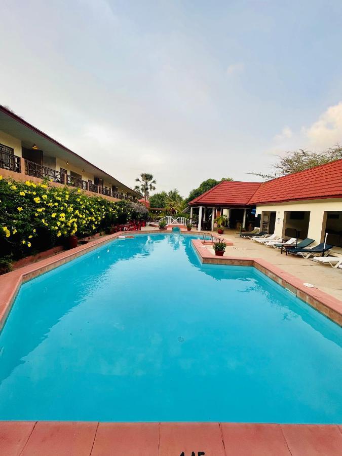 Bamboo Garden Hotel Serrekunda Exterior foto