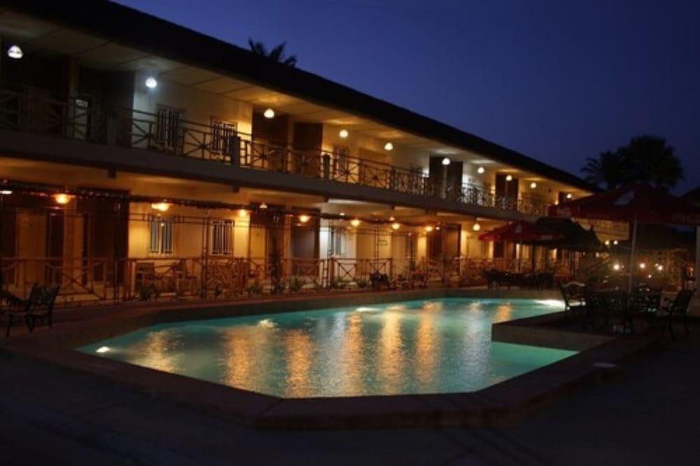 Bamboo Garden Hotel Serrekunda Exterior foto