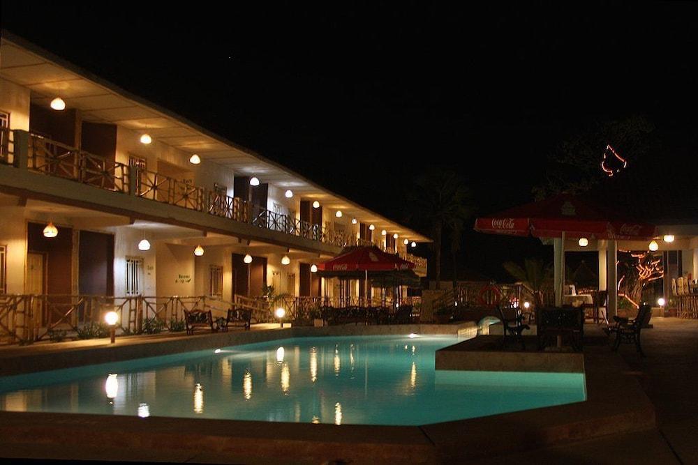 Bamboo Garden Hotel Serrekunda Exterior foto