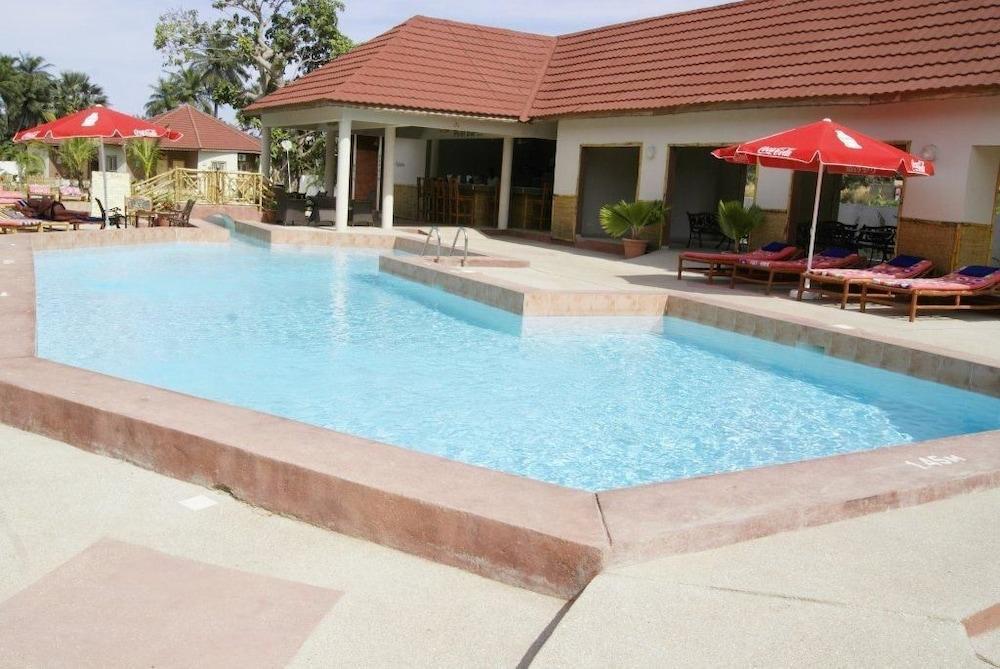 Bamboo Garden Hotel Serrekunda Exterior foto